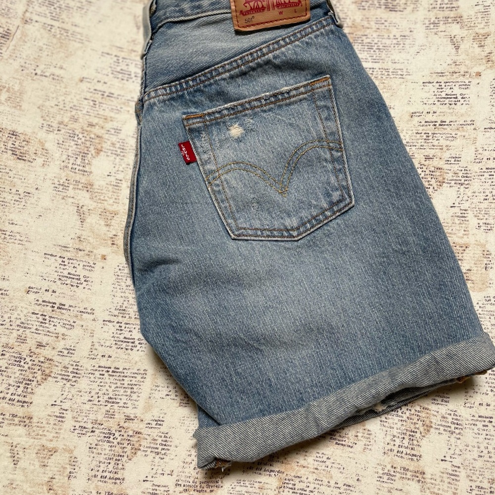 Levi’s 505 shorts botton up